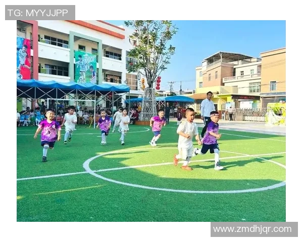 小小足球星舞蹈：在足球场上舞动的梦想与激情